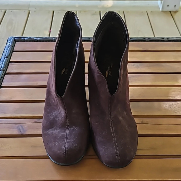 A2 by Aerosoles Slip On Brown Heeled Ankle Boots 9M - Picture 2 of 11